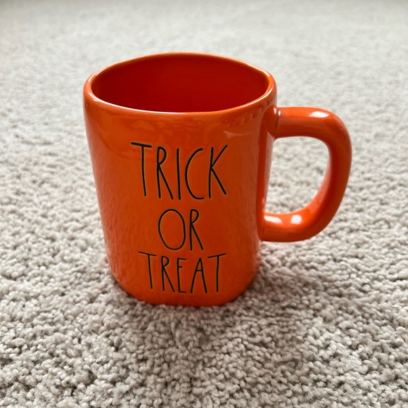 Rae Dunn Mug - Picture 1 of 3